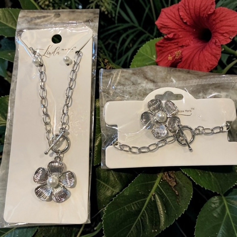 The Island Breeze Pearl Blossom Fashion Jewelry Set - Image 6