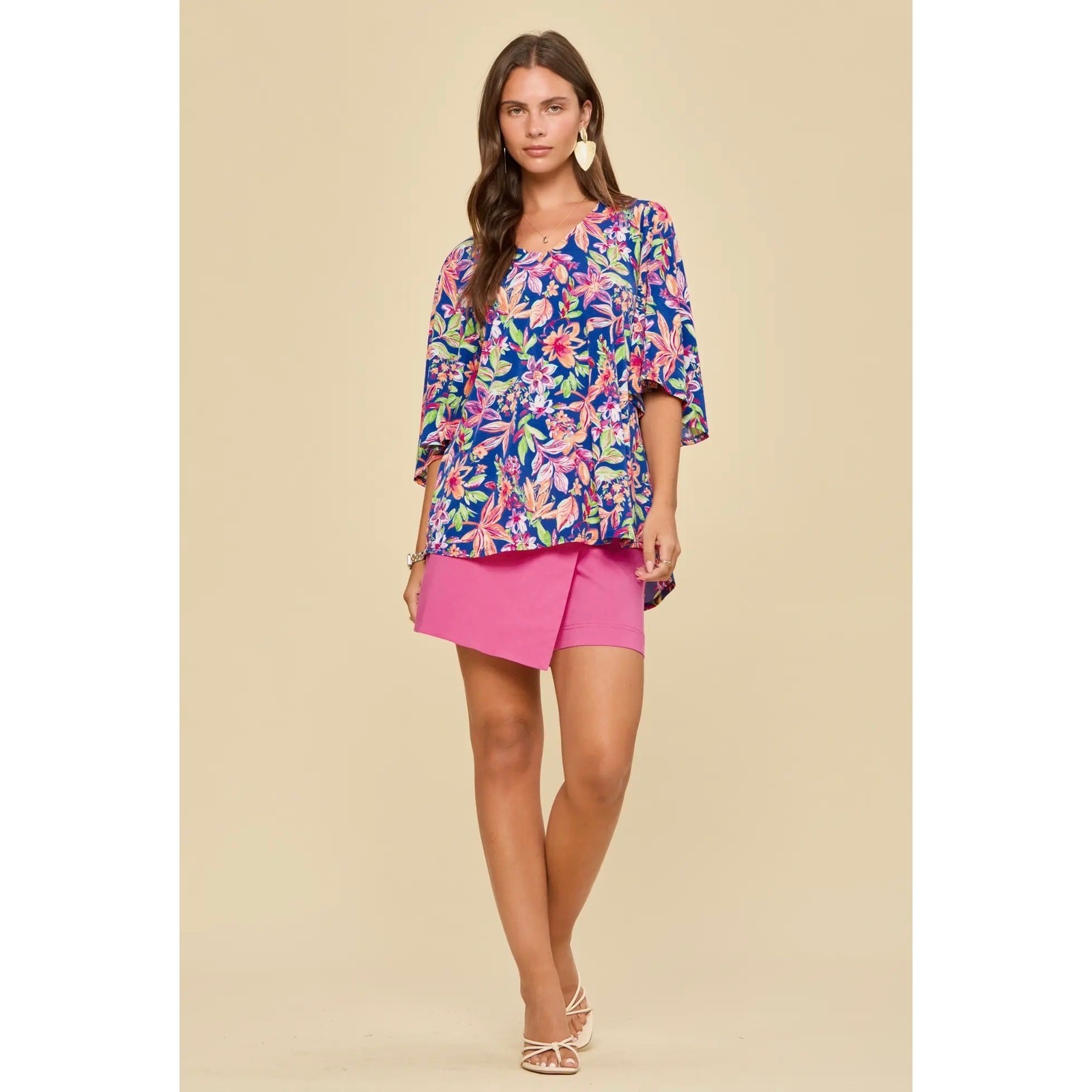 Dear Scarlett - Floral Half Sleeve V Neck Top - Large - Image 3