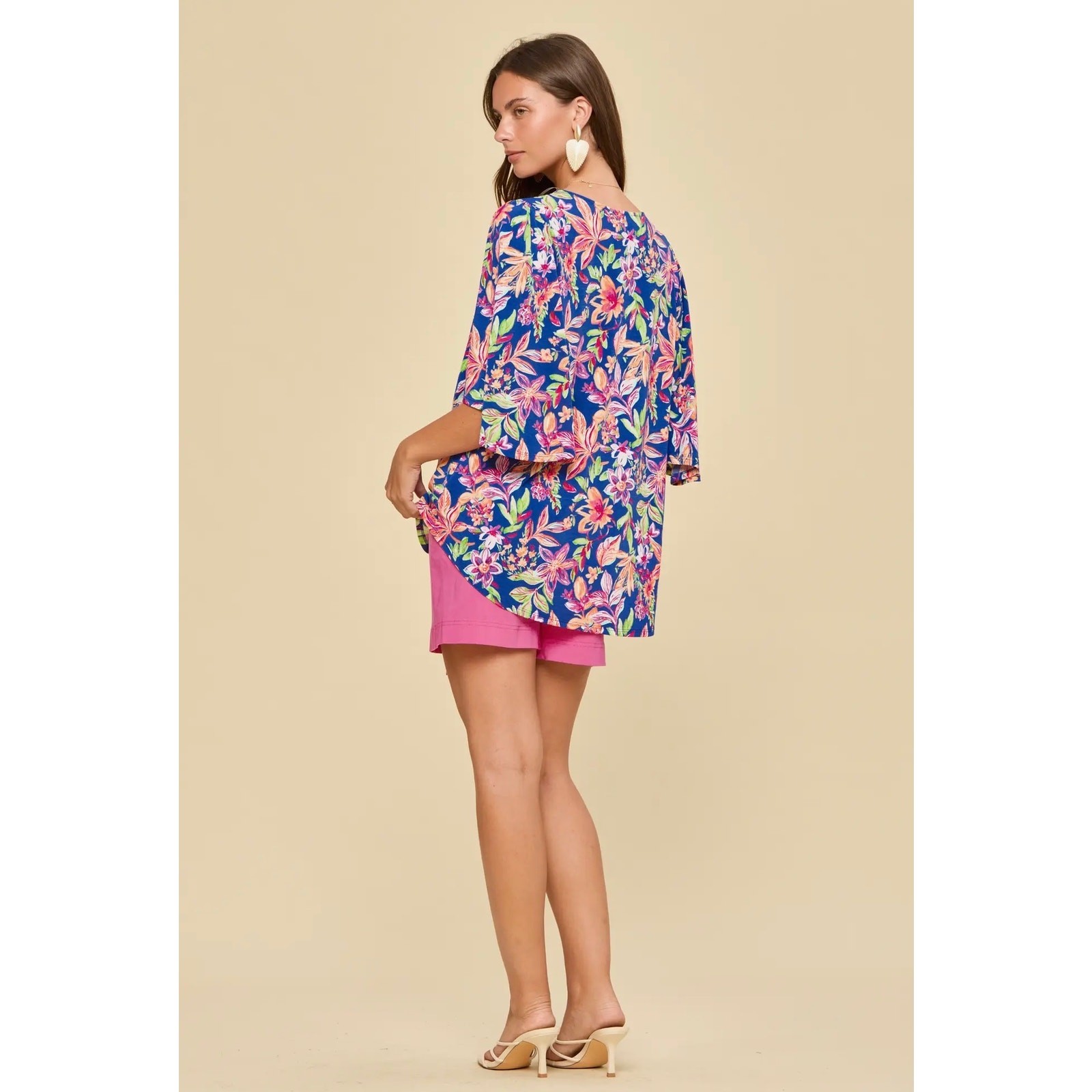 Dear Scarlett - Floral Half Sleeve V Neck Top - Large - Image 4